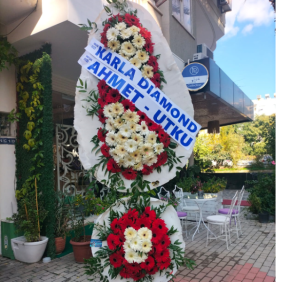  Alanya Çiçekçiler Kırmızı - Beyaz Gerbera Çiftli Canlı Çelenk